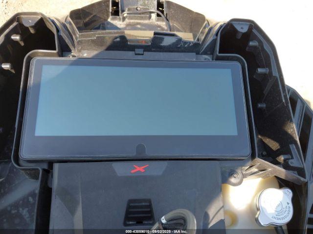 Ski-doo Summit 850 Exp 175 Image 5