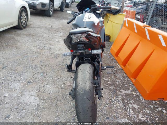 Kawasaki Ex650 R Image 7