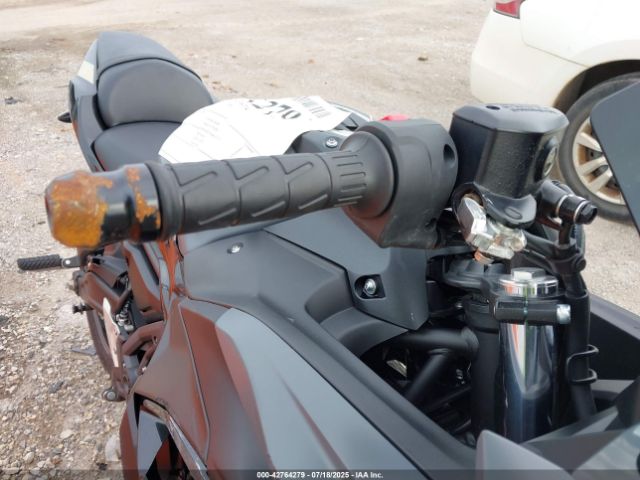 Kawasaki Ex650 R Image 11