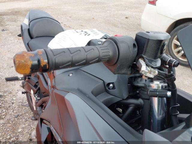 Kawasaki Ex650 R Image 11